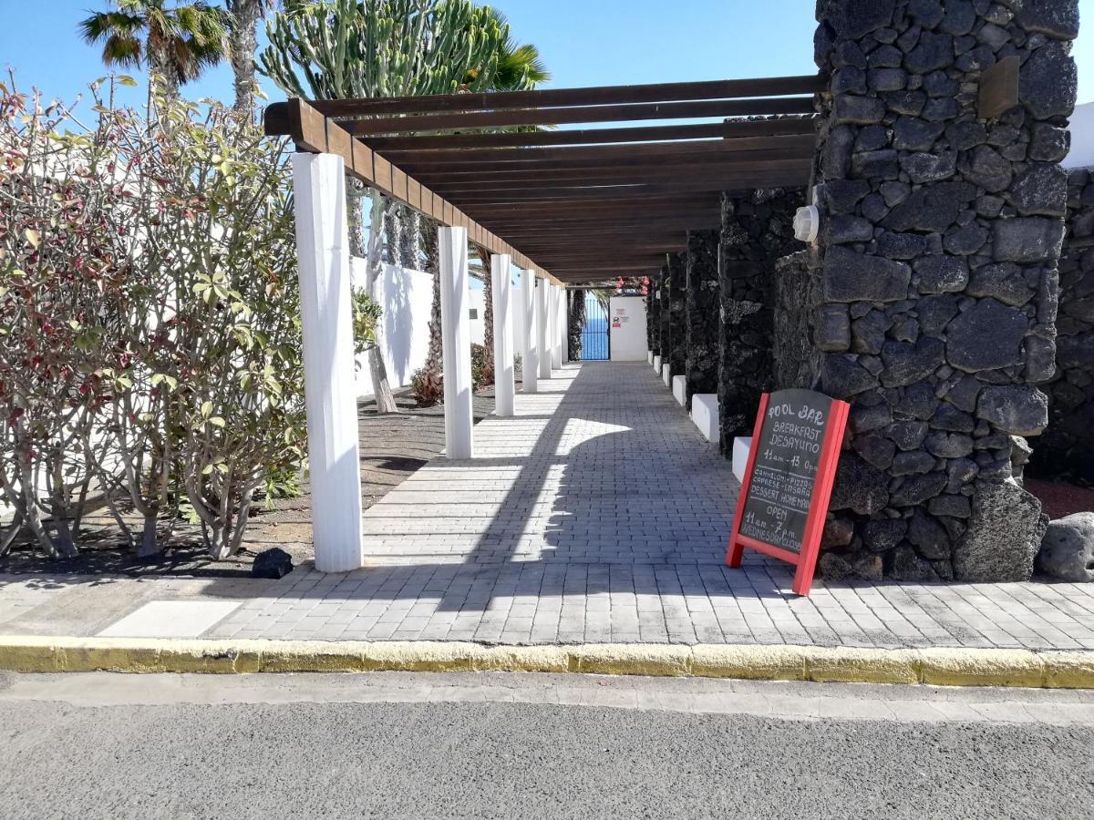 apartamento LUCA 05 PLAYA ROCA Costa Teguise Esterno foto
